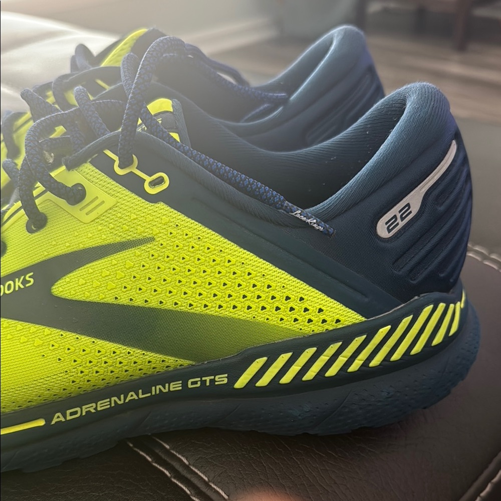 Brooks Adrenaline GTS Shoes - Bright Yellow and Dark Blue - Picture 7 of 13